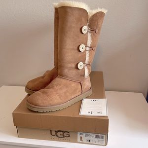 ❌SOLD❌ New UGG Australia Womens Bailey Button Triplet Chestnut Brown Boots 11
